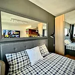 Apartment Super White 2x Metro Scisle Centrum Wifi 300 Mbs New