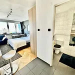 Apartment Super White 2x Metro Scisle Centrum Wifi 300 Mbs New