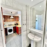 Apartment Super White 2x Metro Scisle Centrum Wifi 300 Mbs New Warschau