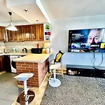 Super White 2x Metro Scisle Centrum Wifi 300 Mbs New Apartment